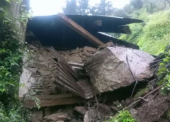 पौड़ी में बादल फटने से मचा हड़कंप, नेपाली मजदूर मलबे में दबे, राहत कार्य जारी