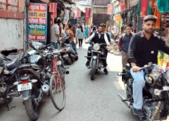 दुकानों के आगे अतिक्रमण होने से लोगों को हो रही खासी परेशानी, प्रशासन मौन