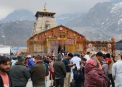 केदारनाथ में VIP दर्शन को लेकर हंगामा, तीर्थ पुरोहितों ने किया विरोध, वार्ता के बाद मामला शांत