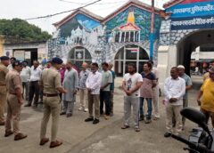 क्षेत्र के समस्त हिस्ट्रीशीटर की पुलिस ने कराई परेड किसी भी अपराधी गतिविधि से दूर रहने की दी सलाह