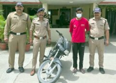 चोरी की बाइक के साथ युवक  गिरफ्तार