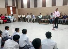 विद्यार्थी मंथन कार्यक्रम में मुख्यमंत्री धामी जी की पाती के संदेश को पढ़कर छात्रों को अवगत कराया