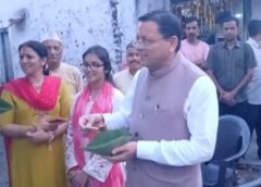 लोहियाहेड में पैदल पहुंचे सीएम धामी, स्थानीय स्टॉल पर खाई टिक्की; ‘लोकल फॉर वोकल’ को दिया बढ़ावा