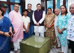 स्वतंत्रता दिवस की पूर्व संध्या पर सीएम धामी ने शहीद अमित कुमार अणथ्वाल के परिजनों से की मुलाकात