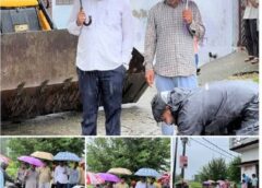 बरसाती मौसम में क्षेत्र का टीम के साथ खुद कर रहे चेयरमैन रिजवान अहमद भ्रमण