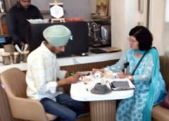 त्योहारी सीजन के चलते फूड सेफ्टी ऑफिसर ने लिए दुकानों से सैंपल