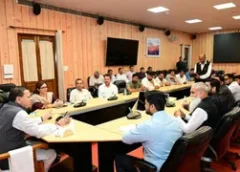 उत्तराखंड भ्रमण पर आए हरियाणा के युवाओं ने सीएम धामी से की मुलाकात, विकास कार्यों और स्वच्छ पर्यावरण की सराहना